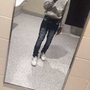 Meet your Posher, Elijah